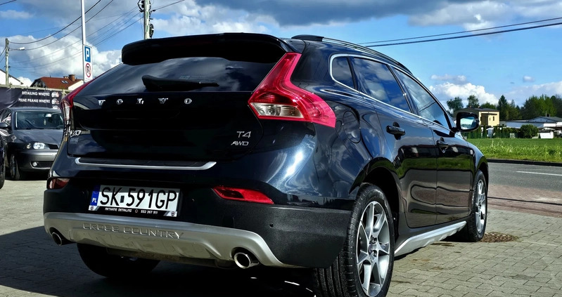 Volvo V40 cena 69900 przebieg: 144000, rok produkcji 2015 z Katowice małe 172